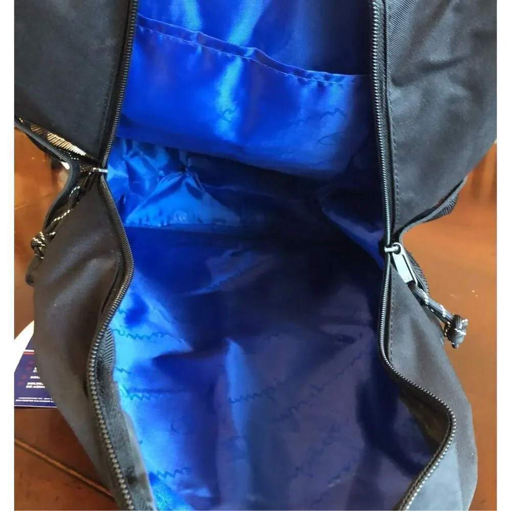 CHAMPION - 🎉HP🎉 NWT - Unisex YouthQuake Backpack in Black. Laptop Sleeve (15”)